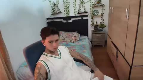 Snapshot of santi_ss chatting on 07-26-26, 04:47 santi_ss online show from 07-26-26, 04:47