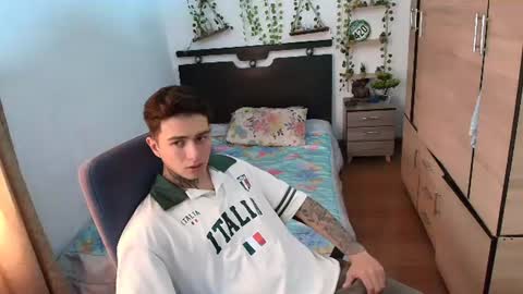 Snapshot of santi_ss chatting on 07-27-26, 04:03 santi_ss online show from 07-27-26, 04:03