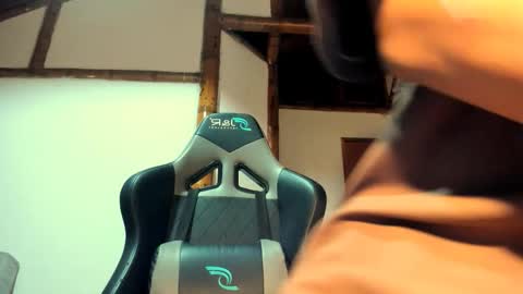 santi_twink19 online show from 03-03-26, 05:02