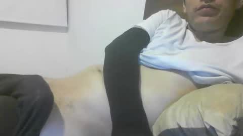 Snapshot of santiago981212 chatting on 06-08-26, 02:23 santiago981212 online show from 06-08-26, 02:23