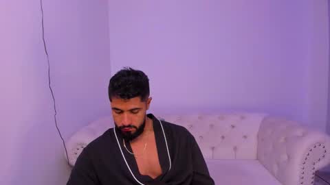 santiago_huntt online show from 12-11-24, 04:09