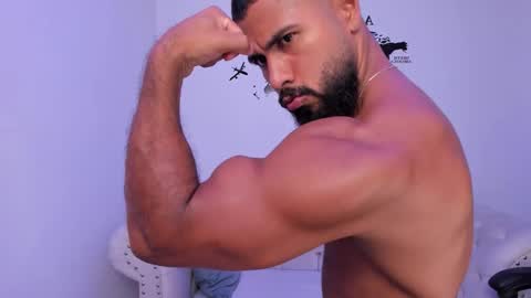 santiago_huntt online show from 09-08-25, 08:41