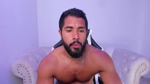 santiago_huntt online show from 10-22-25, 11:04
