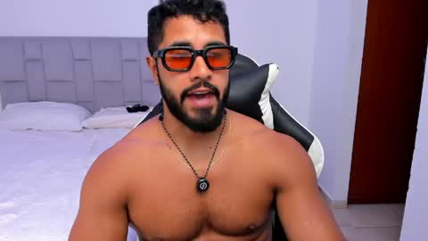 santiago_huntt online show from 04-15-26, 09:15