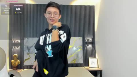 santiago_russo18 online show from 10-10-25, 12:48