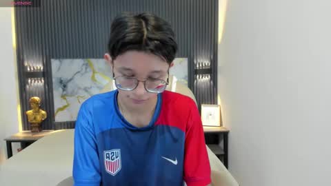 santiago_russo18 online show from 10-19-25, 01:01