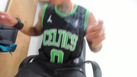 Snapshot of santiagogtx chatting on 01-24-25, 07:49 Santiago online show from 01-24-25, 07:49