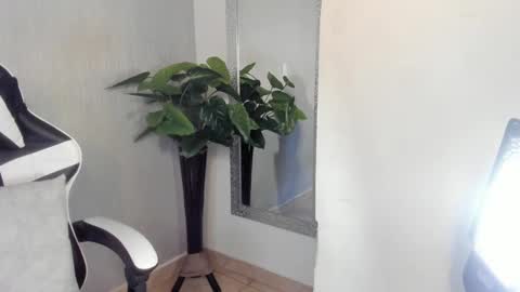 Snapshot of santiceballo chatting on 09-19-25, 07:58 Julius Novachrono online show from 09-19-25, 07:58