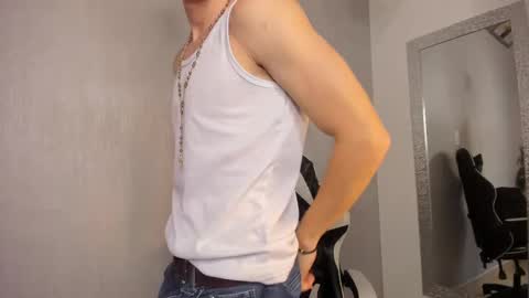 Snapshot of santiceballo chatting on 10-26-25, 08:15 Julius Novachrono online show from 10-26-25, 08:15