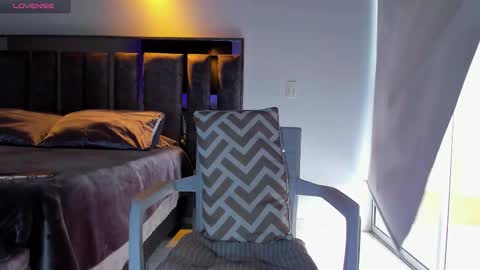 Santiago Seans online show from 09-30-25, 02:44