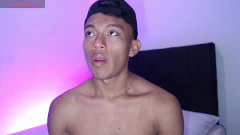 Snapshot of santinaugthy chatting on 12-17-25, 04:07 santi online show from 12-17-25, 04:07