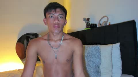 Snapshot of santinaugthy chatting on 01-19-26, 01:31 santi online show from 01-19-26, 01:31