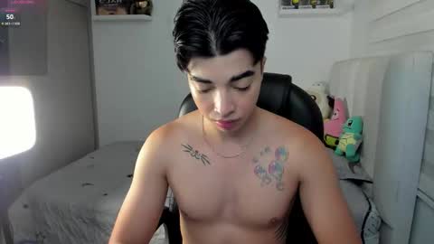 Mr. Santiago online show from 11-23-25, 01:22