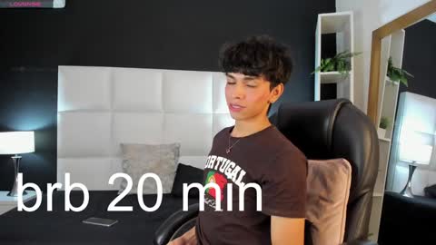 Santiago Carrington online show from 12-16-24, 11:39