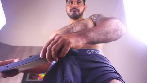 santiago online show from 04-27-26, 02:48