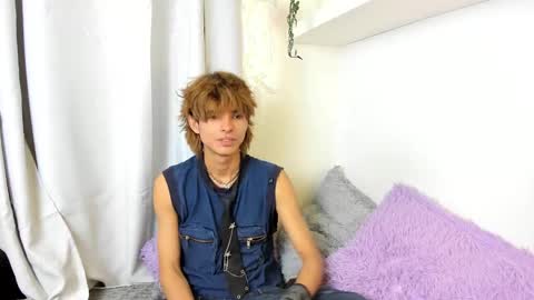 kitty online show from 02-21-25, 03:23