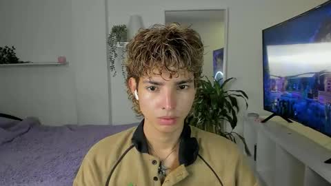 kitty online show from 09-23-25, 11:41