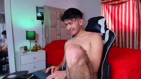 Snapshot of santyago_taylor chatting on 12-14-24, 07:14 Santyago online show from 12-14-24, 07:14