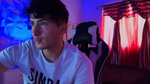 Snapshot of santyago_taylor chatting on 12-27-24, 07:03 Santyago online show from 12-27-24, 07:03