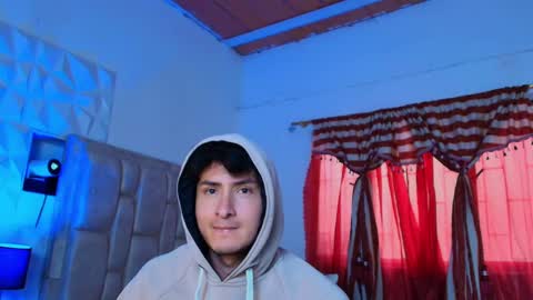 Snapshot of santyago_taylor chatting on 12-27-24, 10:05 Santyago online show from 12-27-24, 10:05