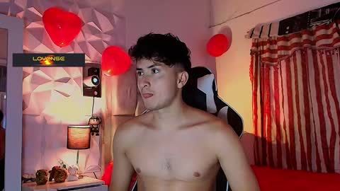 Snapshot of santyago_taylor chatting on 03-04-25, 06:50 Santyago online show from 03-04-25, 06:50