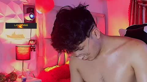Snapshot of santyago_taylor chatting on 03-05-25, 10:43 Santyago online show from 03-05-25, 10:43
