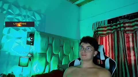Snapshot of santyago_taylor chatting on 03-10-25, 07:18 Santyago online show from 03-10-25, 07:18