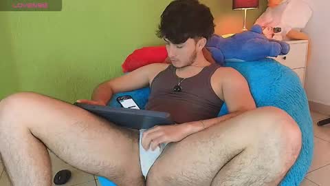 Snapshot of santyago_taylor chatting on 09-10-25, 07:03 Santyago online show from 09-10-25, 07:03