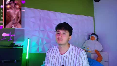 Snapshot of santyago_taylor chatting on 10-03-25, 07:22 Santyago online show from 10-03-25, 07:22