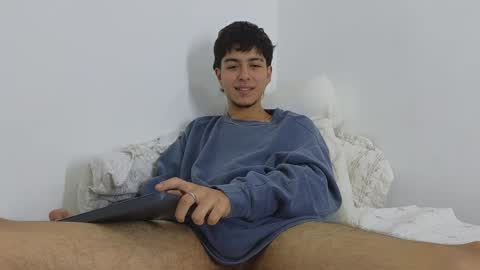 Snapshot of santybig18 chatting on 12-17-24, 06:45 santybig18 online show from 12-17-24, 06:45