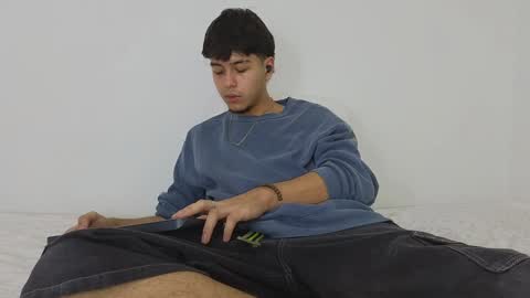 Snapshot of santybig18 chatting on 01-16-25, 12:02 santybig18 online show from 01-16-25, 12:02