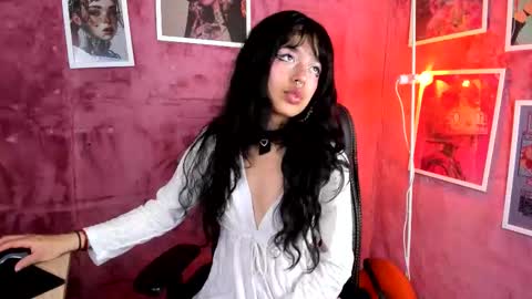 Snapshot of saphyralux chatting on 03-14-26, 10:26 saphyralux online show from 03-14-26, 10:26