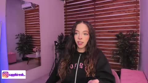 Snapshot of sapphire_venus chatting on 11-27-25, 02:13 Valerin online show from 11-27-25, 02:13