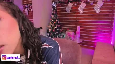 Snapshot of sapphire_venus chatting on 12-22-25, 12:07 Valerin online show from 12-22-25, 12:07