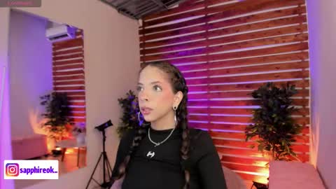 Snapshot of sapphire_venus chatting on 01-10-26, 12:45 Valerin online show from 01-10-26, 12:45