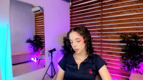 Snapshot of sapphire_venus chatting on 02-08-26, 12:14 Valerin online show from 02-08-26, 12:14