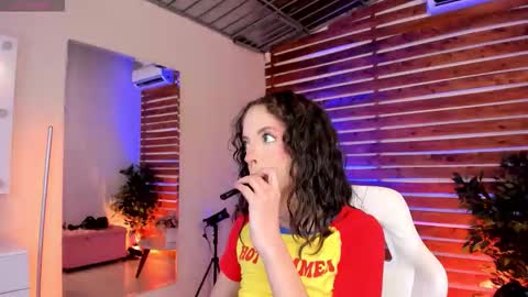 Snapshot of sapphire_venus chatting on 03-04-26, 11:55 Valerin online show from 03-04-26, 11:55