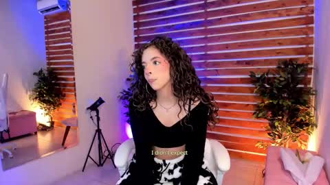 Snapshot of sapphire_venus chatting on 03-09-26, 12:58 Valerin online show from 03-09-26, 12:58