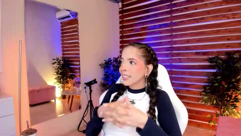 Snapshot of sapphire_venus chatting on 03-14-26, 12:06 Valerin online show from 03-14-26, 12:06