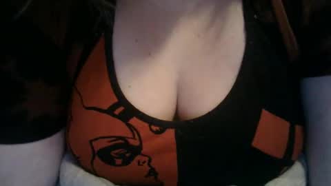 Snapshot of sapphirefoxx96 chatting on 11-17-25, 08:47 Sapphirefoxx online show from 11-17-25, 08:47