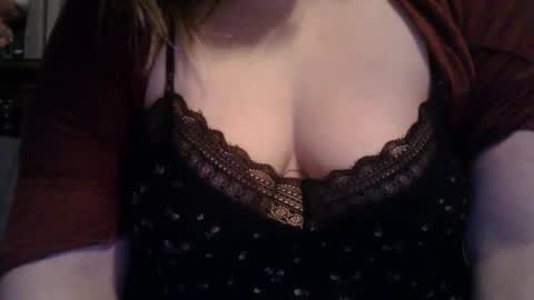 Snapshot of sapphirefoxx96 chatting on 12-03-25, 09:35 Sapphirefoxx online show from 12-03-25, 09:35