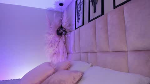 Snapshot of sara__colllins_ chatting on 09-26-25, 12:53 SARA online show from 09-26-25, 12:53