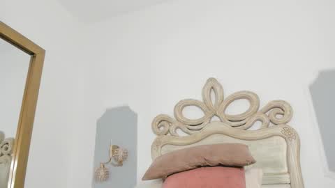 Sara online show from 10-13-25, 03:39