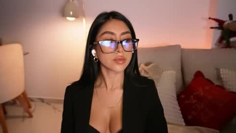 Sara  online show from 12-18-25, 03:34