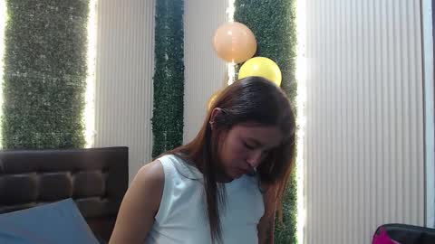 Snapshot of sara_blue13 chatting on 02-07-26, 11:58 Sara online show from 02-07-26, 11:58