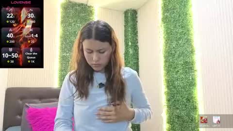 Snapshot of sara_blue13 chatting on 03-10-26, 11:48 Sara online show from 03-10-26, 11:48