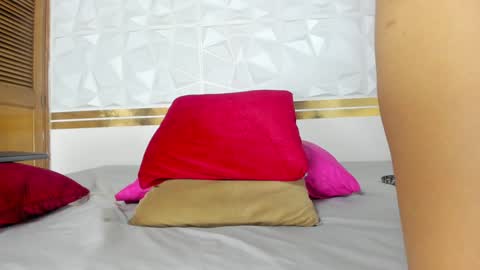 Sara Collins online show from 02-05-25, 03:09