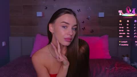 Snapshot of sara_crosss chatting on 05-30-26, 06:10 Sara online show from 05-30-26, 06:10