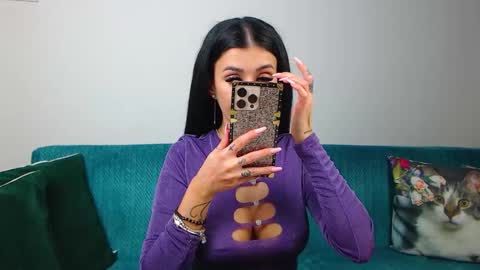 Im Sara I am happy to be here  online show from 11-21-25, 05:55