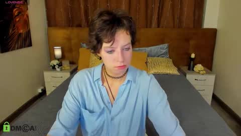 Sarah online show from 10-25-25, 01:02